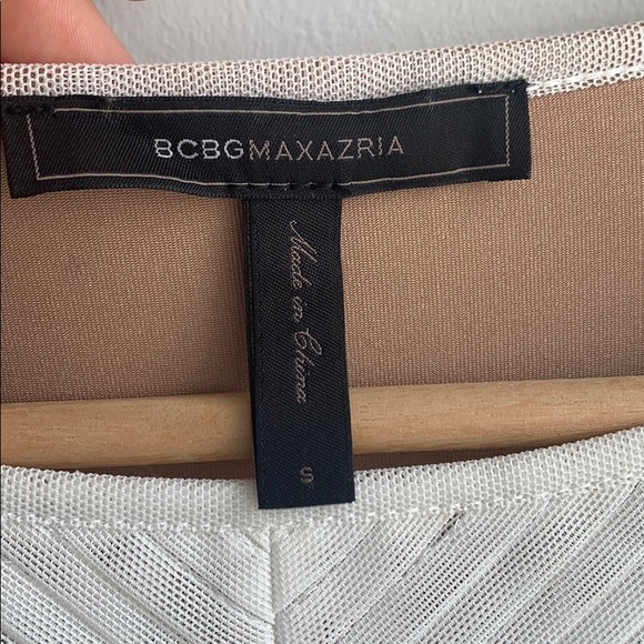 🌸 BCBG white dress - Picture 6 of 7